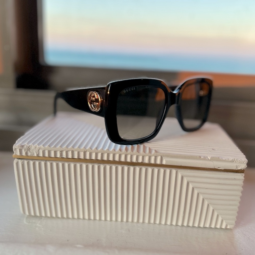 Gucci Sunglasses with case